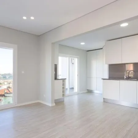 Lindo Apto Com Vista Desafogada *